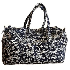 WOMENS ICONIC LARGE TRAVEL CARRY ON PLANE DUFFEL BAG NAVY WHITE PAISLEY DESIGN